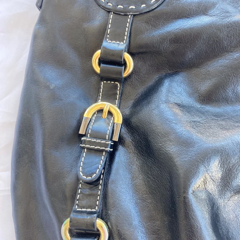 BADGLEY MISCHKA BLACK LEATHER BAG WITH GOLD TONED HARDWARE & BRANDING EUC Clean